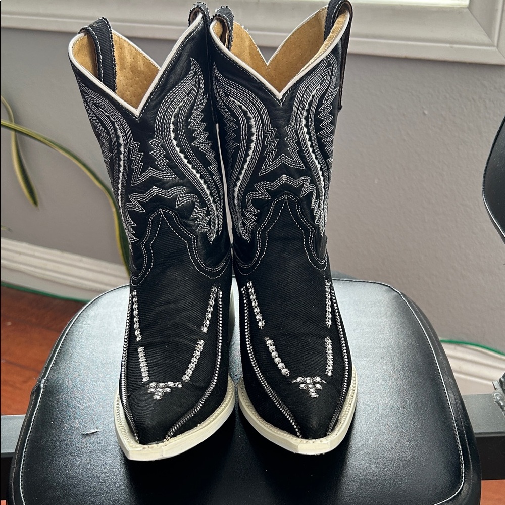 NWOB White Diamond Youth Leather and Canvas Rhinestone Pointy Toe Boots 20.5/1.5